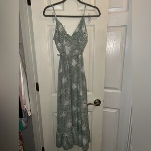 Midi Light Green Floral Dress | Size Small